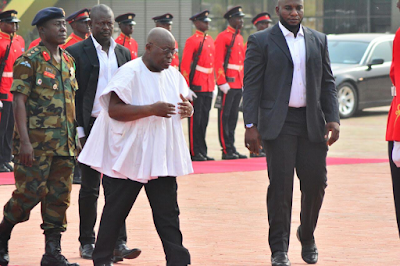 2g Check out photos of Ghana’s new president on his first day at work