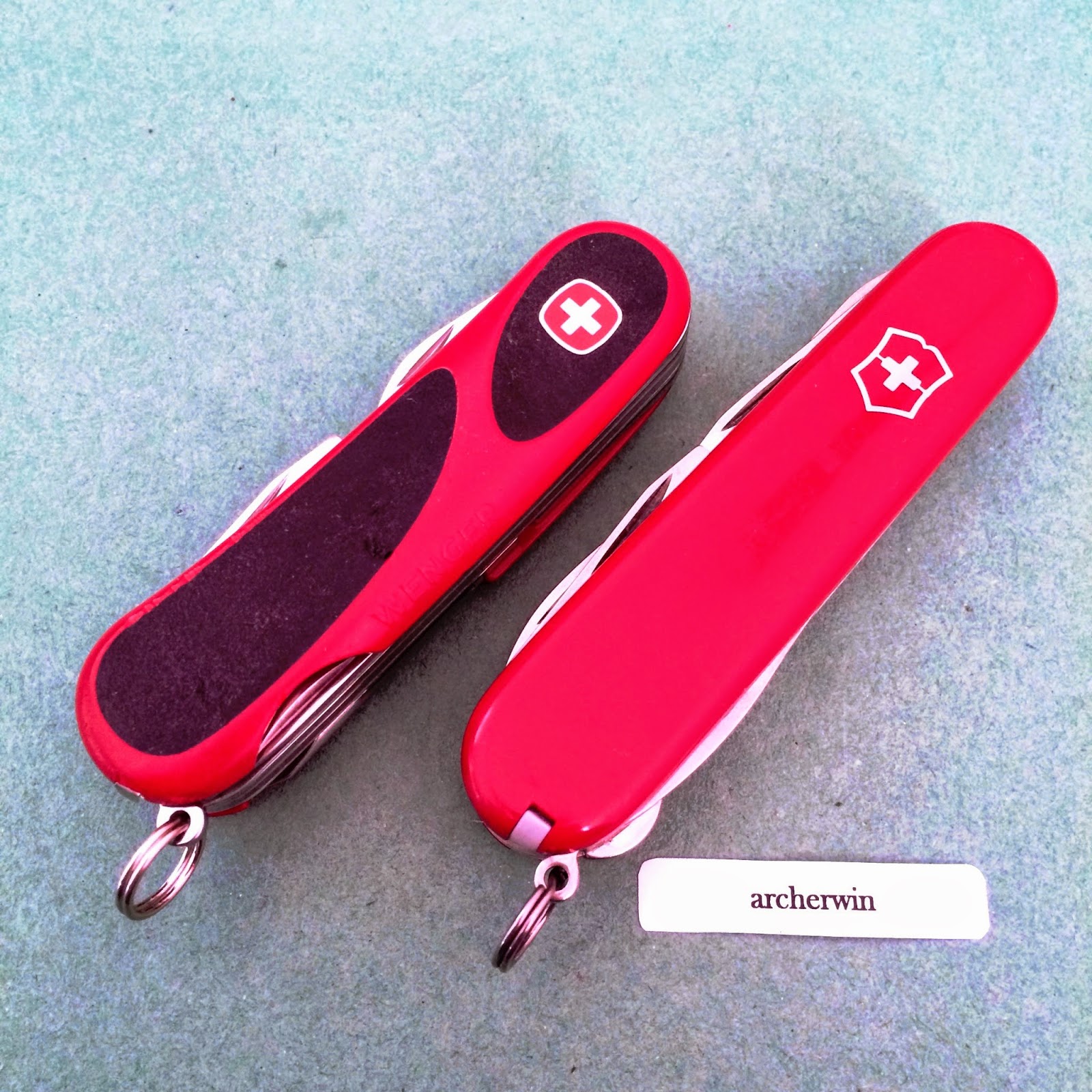 archerwin's Swiss Army Knives REVIEW Victorinox Fieldmaster vs Wenger
