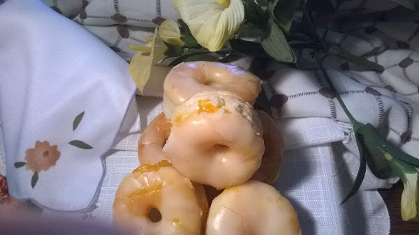 Rosquillas de Hojaldre con Baño de Yema