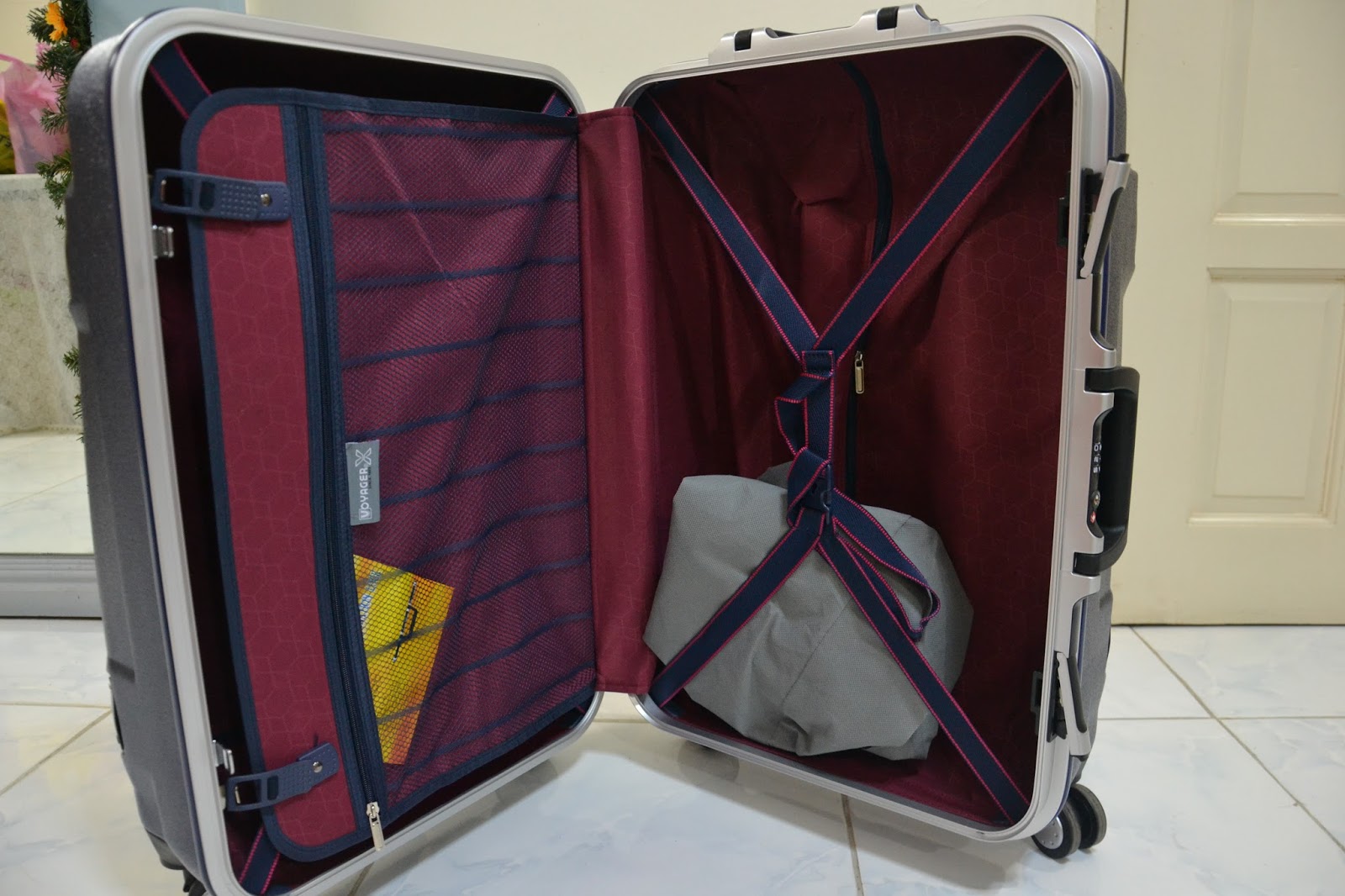 brit voyager suitcase