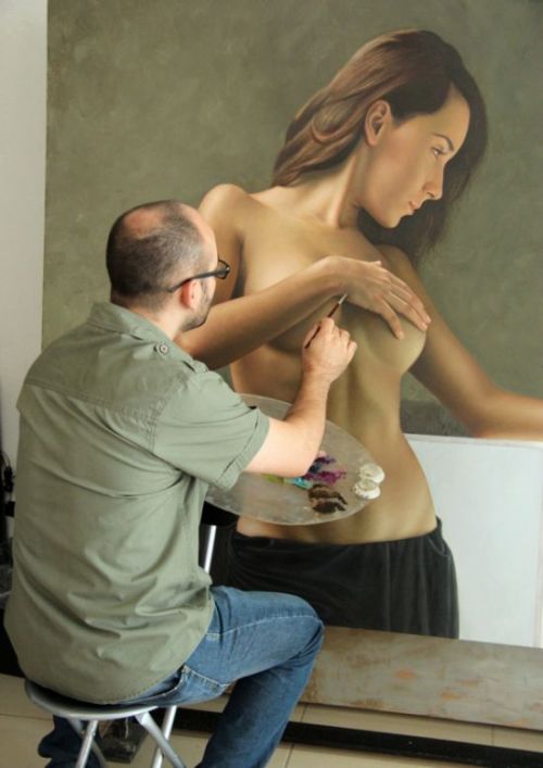 Omar Ortiz pinturas hiper-realistas mulheres sensuais seminuas
