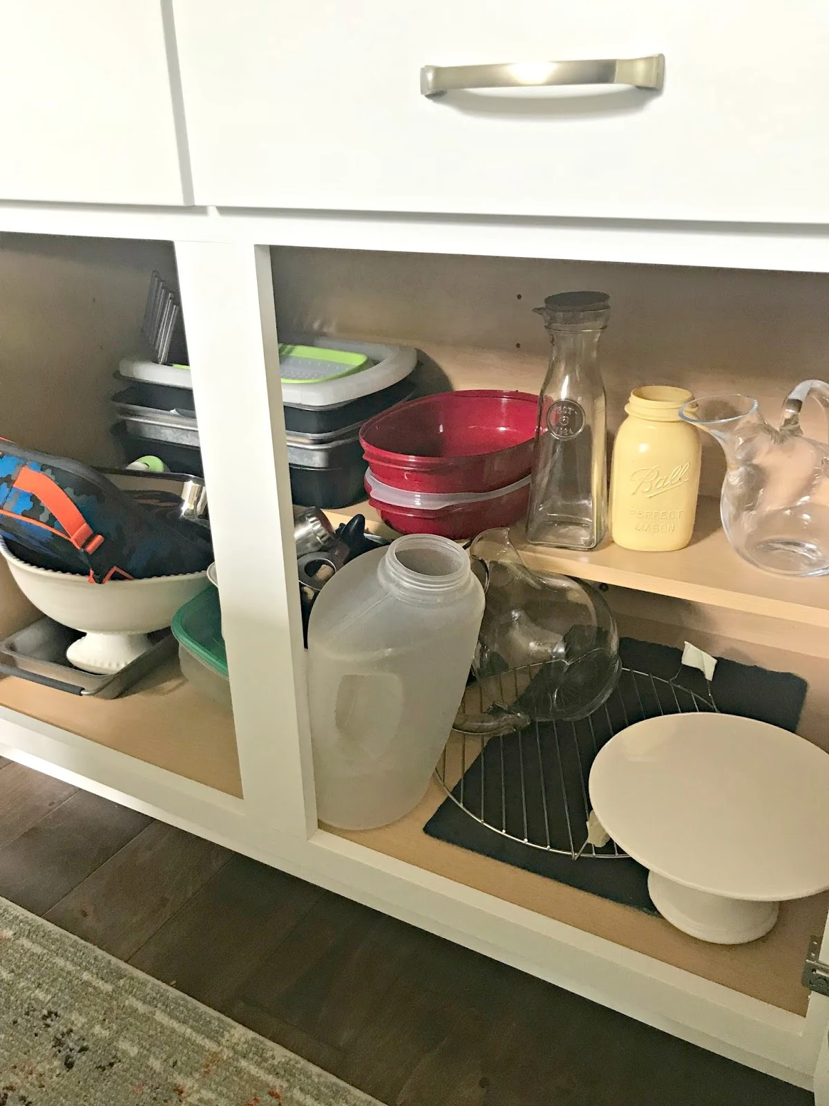 How to declutter and organize kitchen cabinets