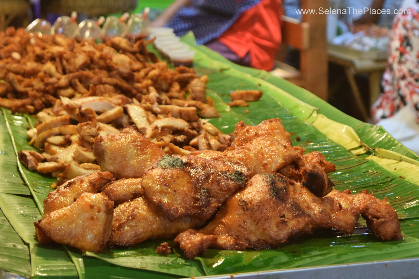 Khlong Lat Mayom Floating Market in Bangkok