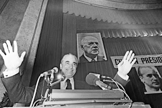 El gaullista Jacques Chaban-Delmas, durante su campaña presidencial de 1974