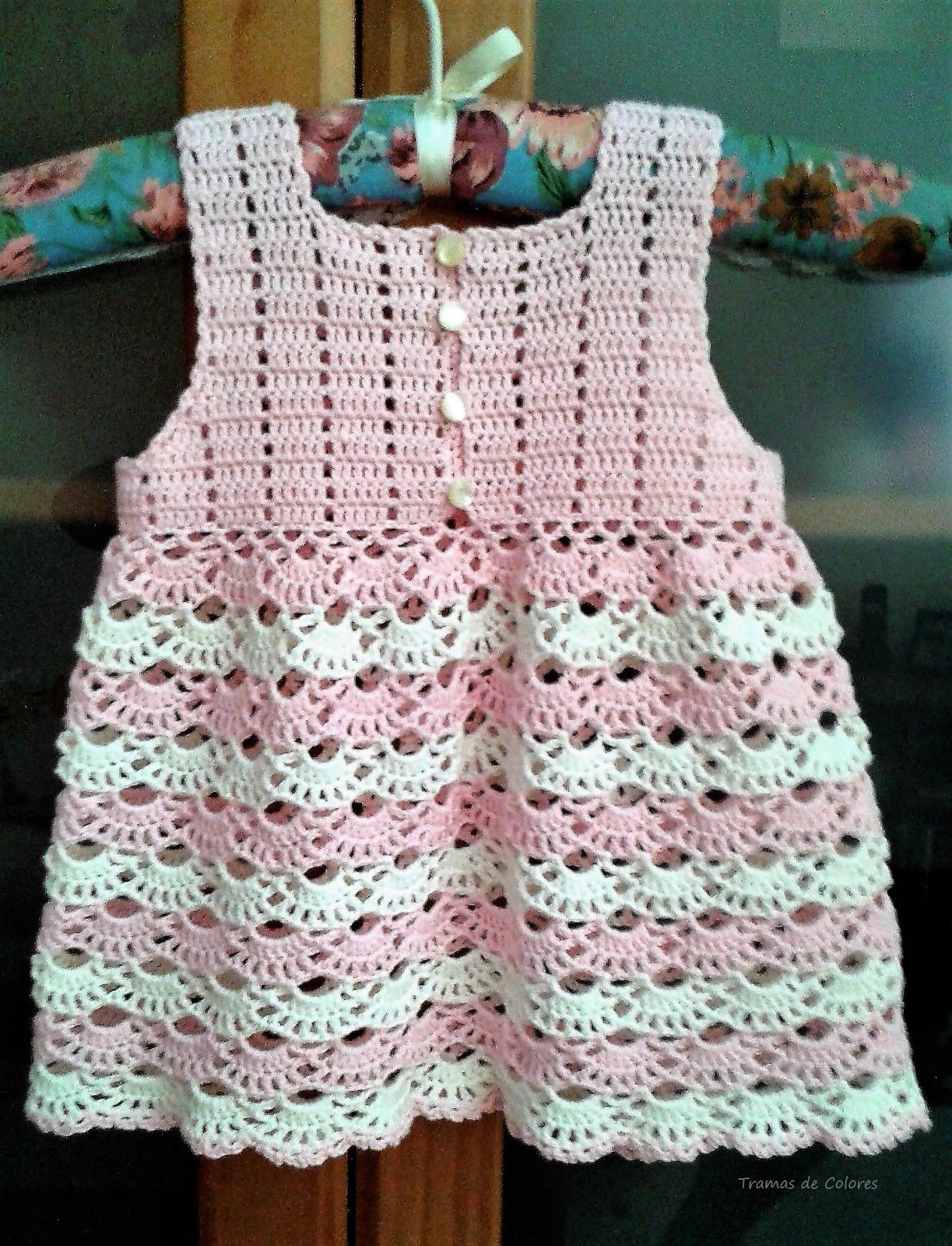 nivel Jane Austen refugiados Tramas de Colores: Vestido de crochet para niña