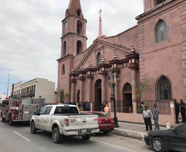 Recaudadores del narco arrojan un "cóctel molotov" en catedral de Matamoros, no pagaron derecho de piso.... Screen%2BShot%2B2018-03-01%2Bat%2B14.19.26