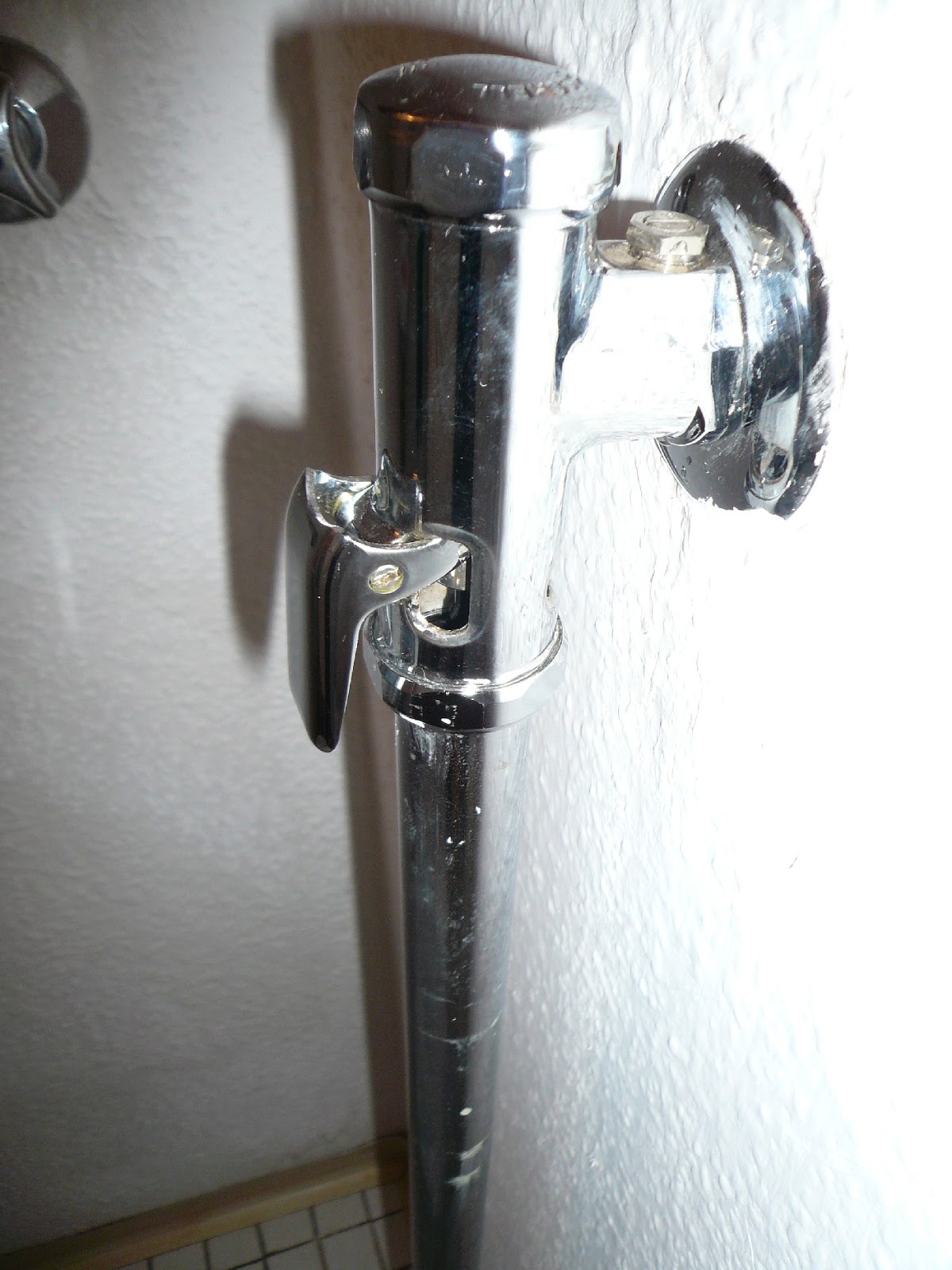 Gisi's Blog - Von Tag zu Tag: Meine Reparatur am WC-Druckspüler