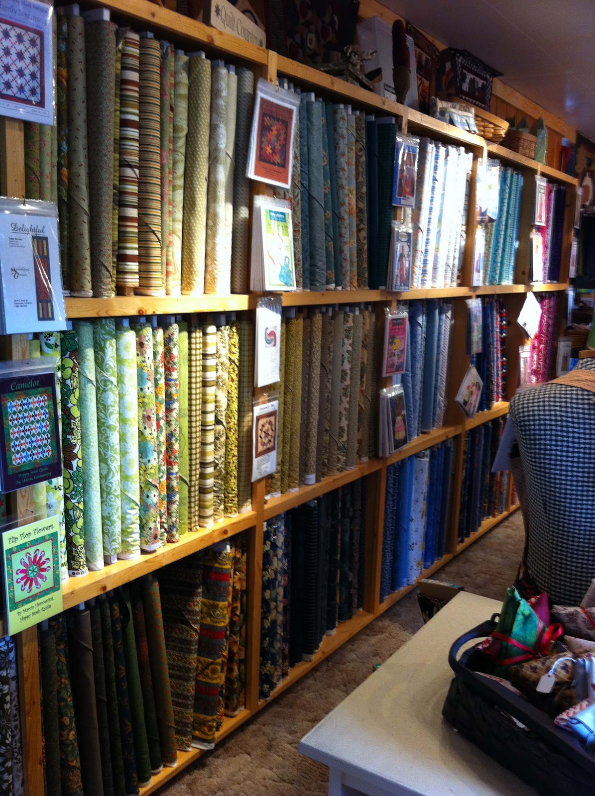 Cat Patches Quilt Shop Cabin Quilts & Stitches