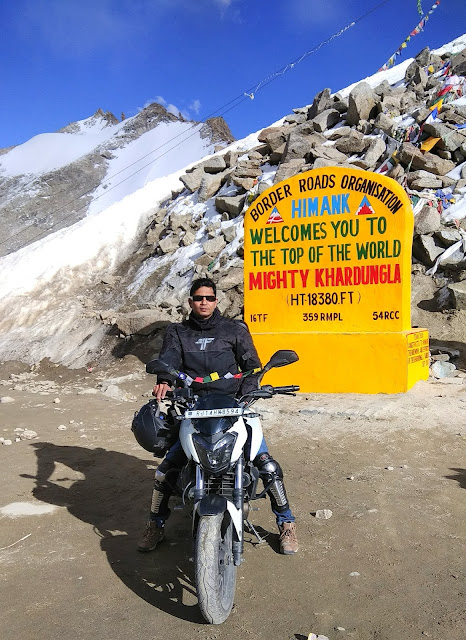 Leh Ladakh Bike Trip, Khardungla Pass