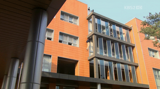 theqoo inserted image