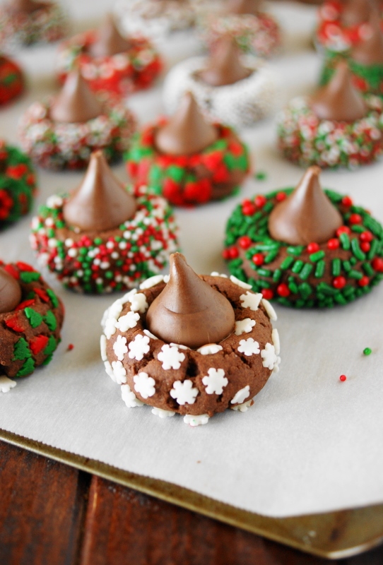 Christmas Chocolate Kiss Cookies | The Kitchen is My Playground