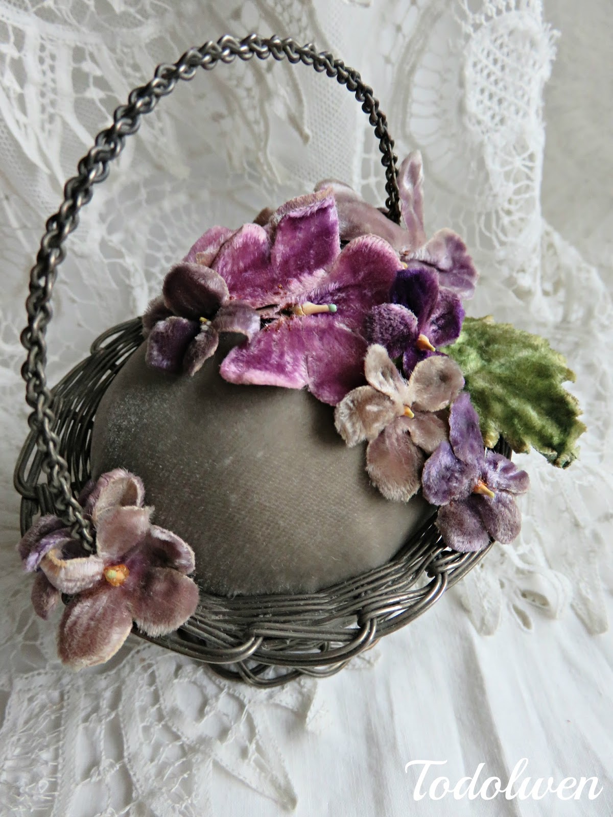 Todolwen A Basket Full Of Posies