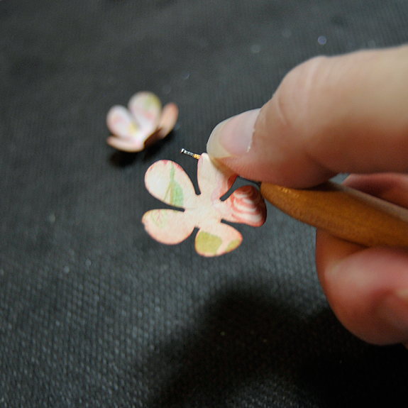 Ideas for Scrapbookers Dress up a Tin Box