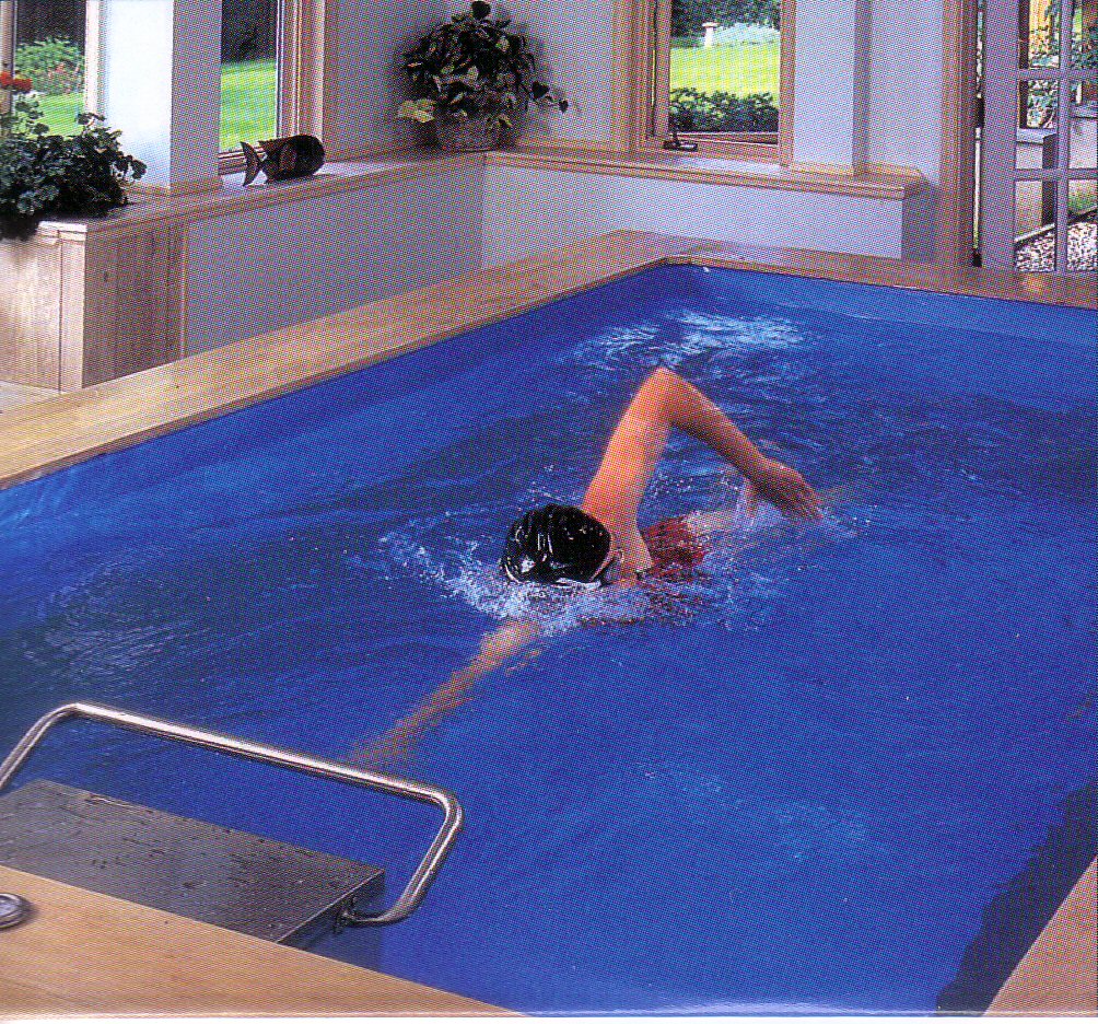 Swimming machine. противоток навесной bestway 58517. бесконечный бассейн для плавания. тренировочный лежак для пловцов. тренажер vasa swimerg.