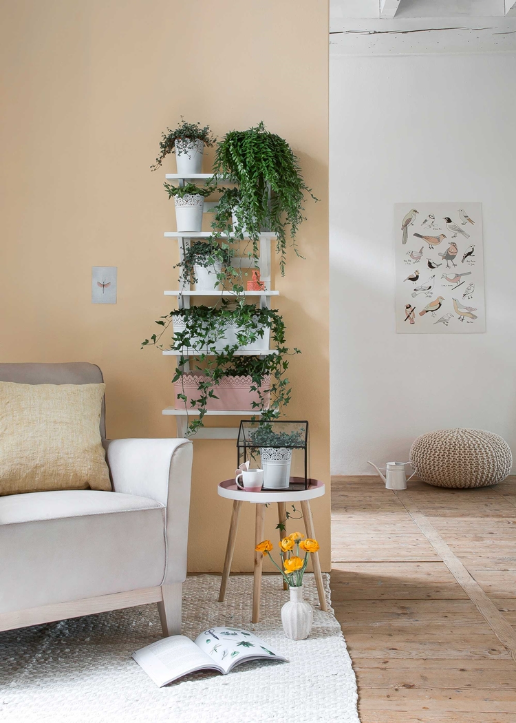 jardin-vertical-estanterias-plantas-ikea-decoracion-nordica-alquimia-deco-interiorista-barcelona-taburete-puff-invernadero-cristal