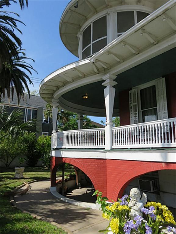 Sweet House Dreams 1899 Victorian Bed and Breakfast in Galveston, Texas