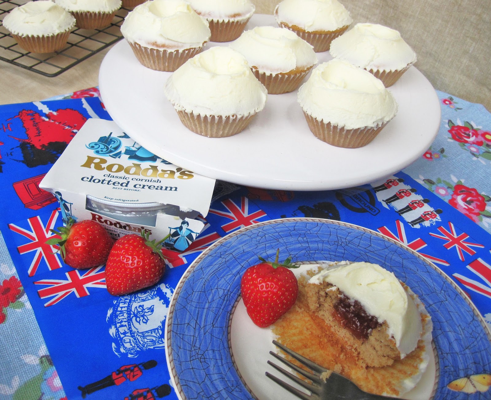 Tasty Pi Jubilee Cupcakes