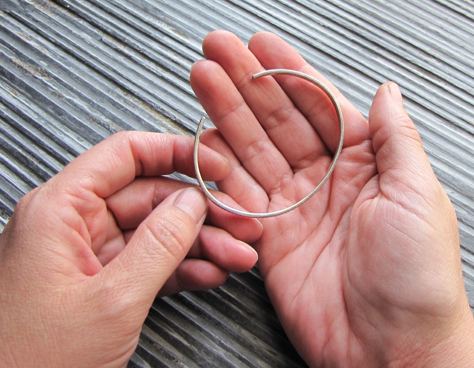 Amy Nicole Artisan Jewelry How to put on a metal cuff bracelet