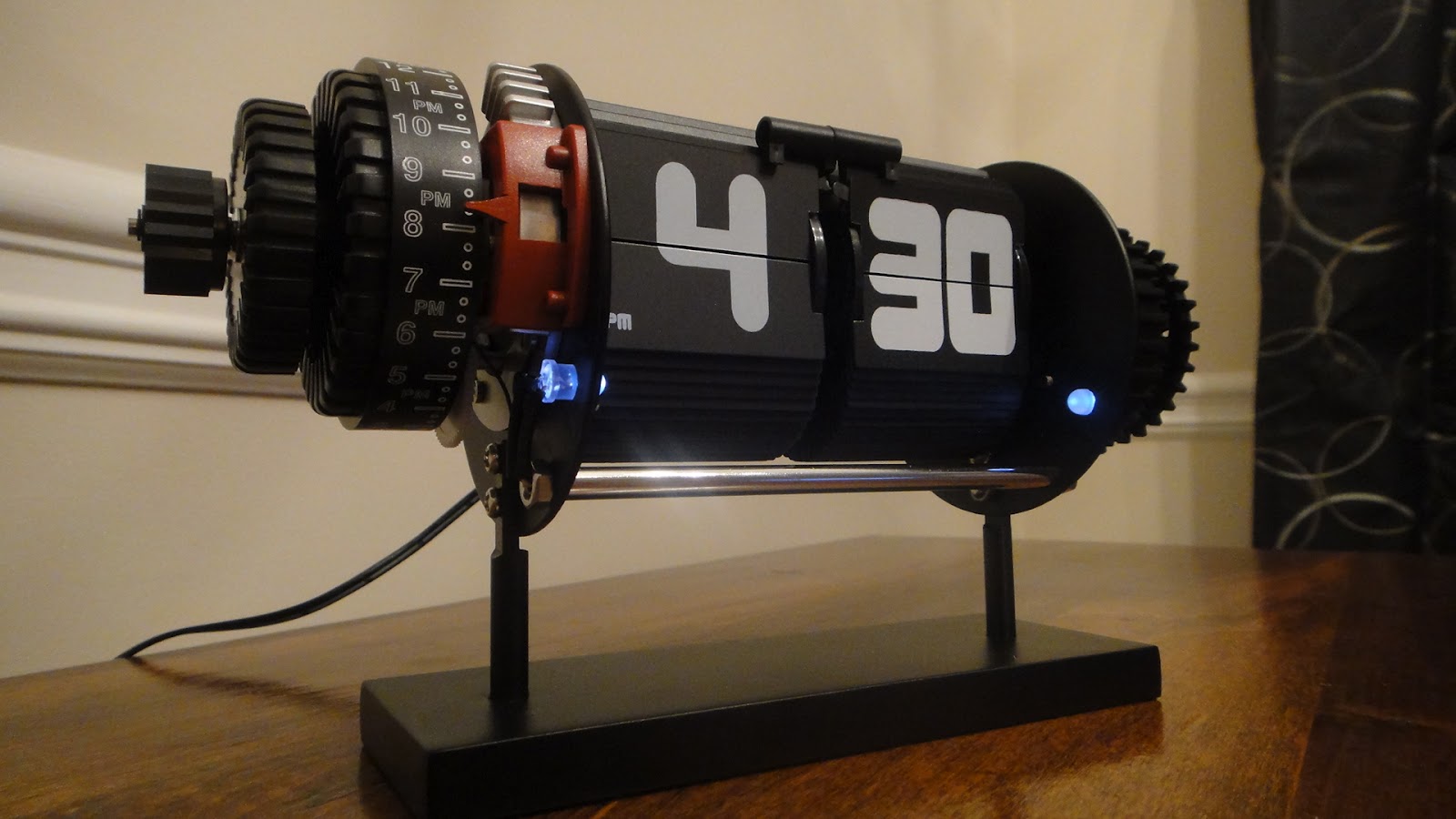 DAmacreviews Bomba Alarm Clock