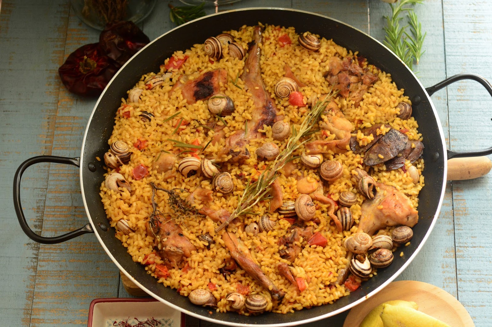 Arroz Con Conejo Y Caracoles Receta Murciana Cuchillito Y Tenedor