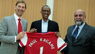 Poul Kagame Awawakia Viongozi wa Arsenal .... Amkingia Kifua Wenger
