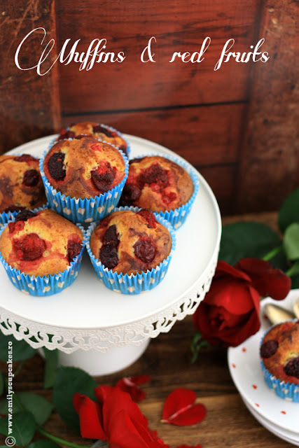 muffins cu fructe rosii - reteta de baza pentru muffins