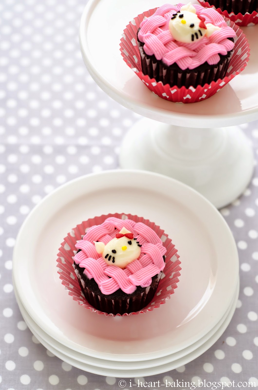 i heart baking! hello kitty pink basketweave cupcakes (and a hello kitty cupcake