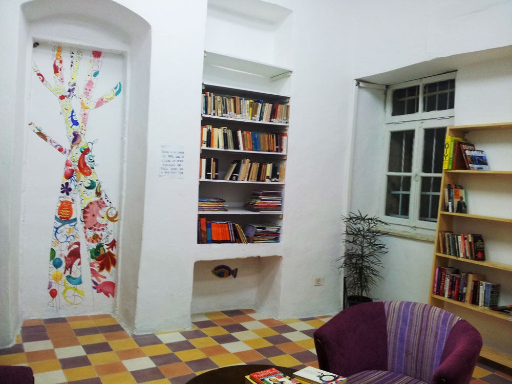 yara001 library wall painting