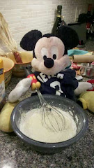 Mickey makes breakfast!