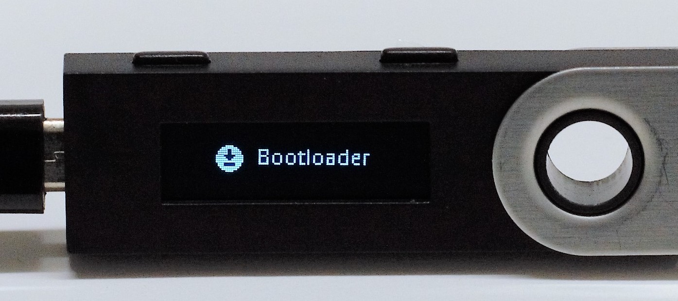 Mcu firmware. Gmt ledger nano s. mcu 2.4 прошивка. ledger nano s bypass pin code. ledger nano s фото платы.