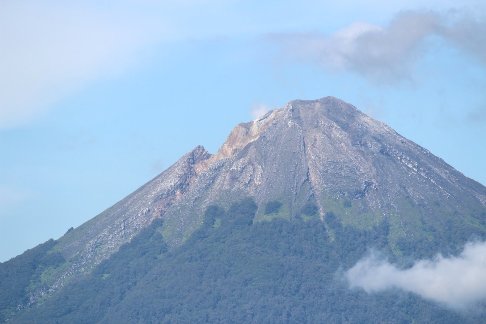 pendakirewel: Pulau Flores: Sang Nusa Giri