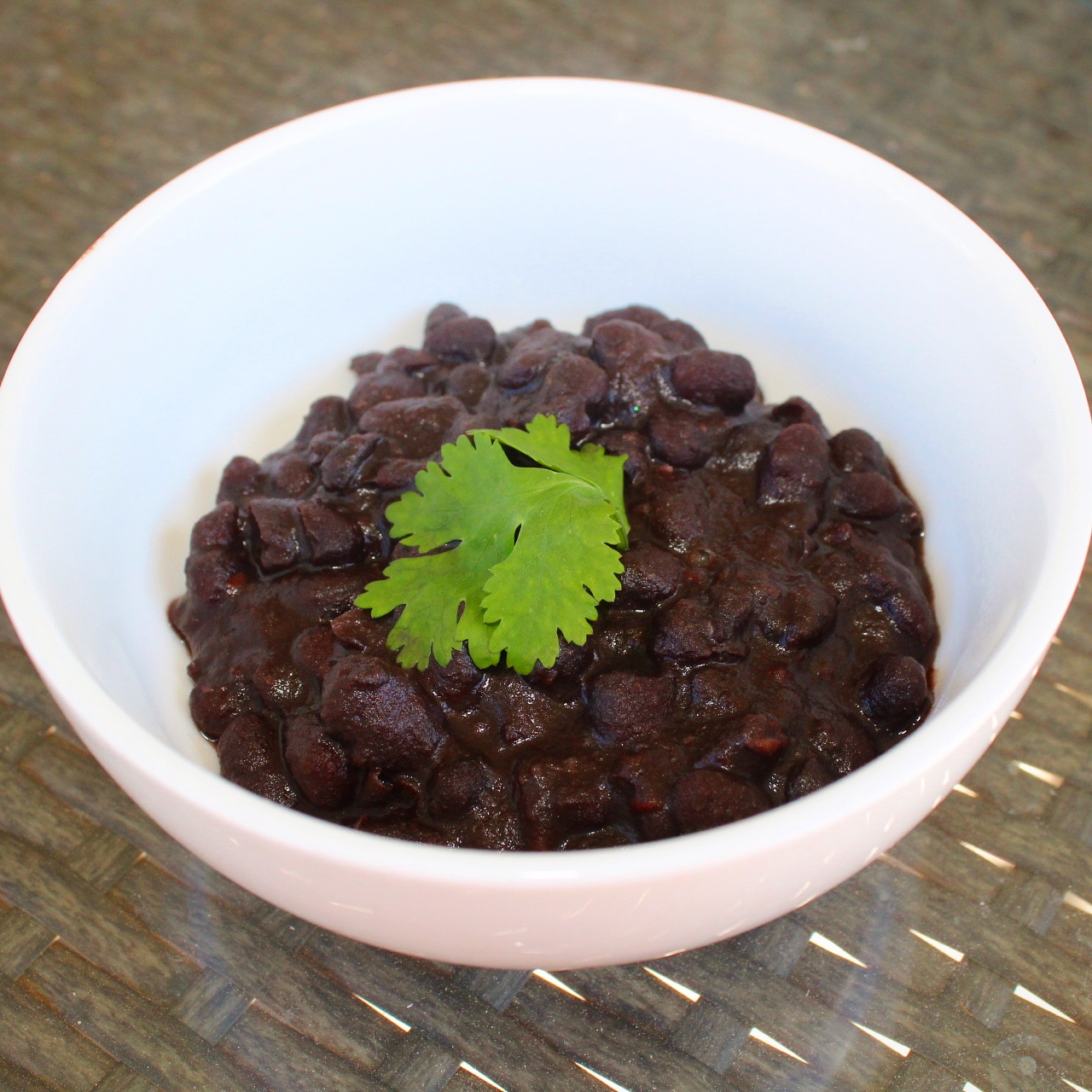 Early Retirement Australia Slow Cooked Black Beans with Garlic, Onion