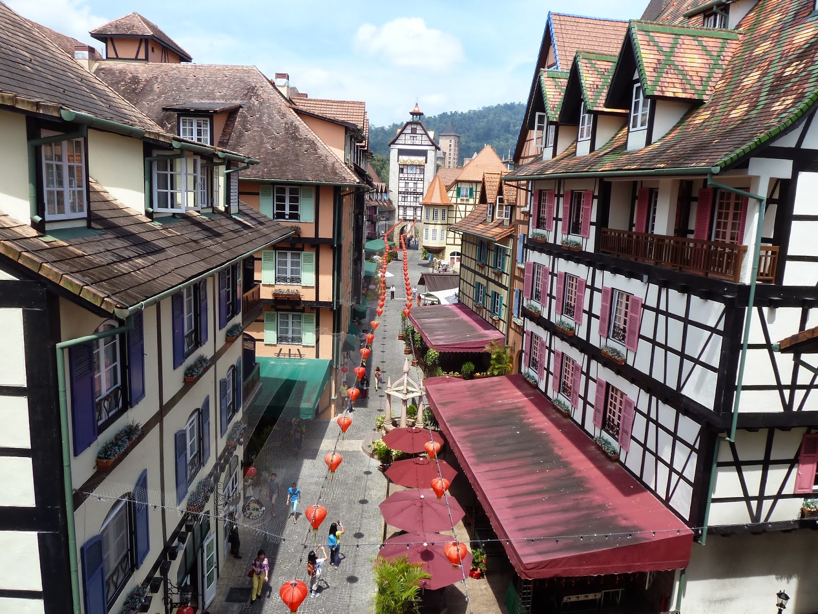 Kee Hua Chee Live! COLMAR TROPICALEA FRENCH VILLAGE IN