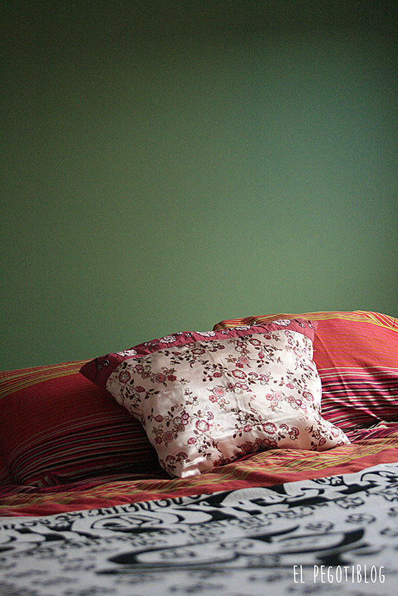 Convertir una vieja camiseta en un cojín