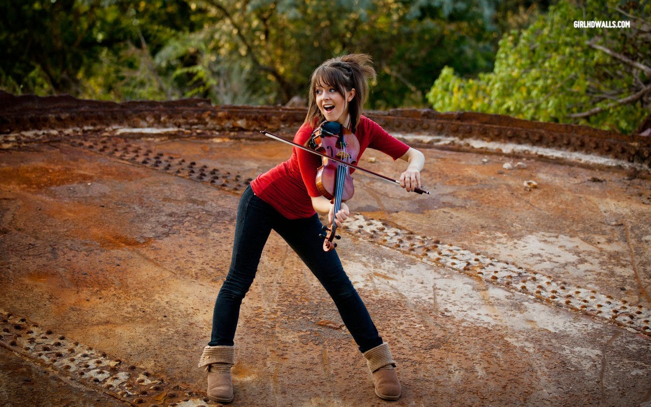 cute Lindsey Stirling pics Women of YouTube