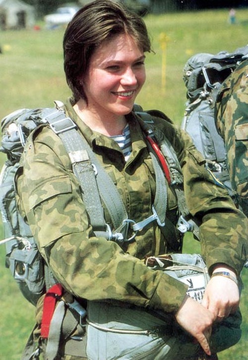 https://3.bp.blogspot.com/-1jtRf89Zqkc/Ti6z2cn5ghI/AAAAAAAAAJw/04b8IB1v_WA/s1600/Beautiful+Russian+Women+Army+%25283%2529.jpg