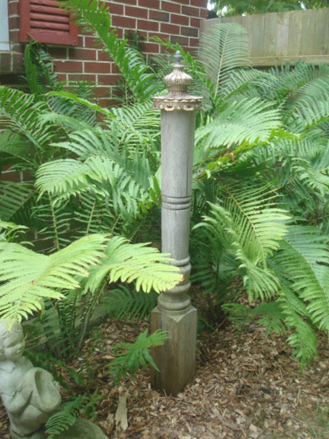 Fleur Cottage: Old Porch Posts