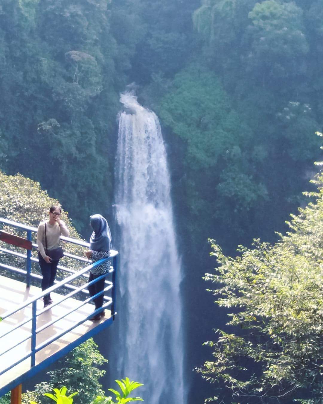 Yeni's Blog: Curug Cimahi / Air Terjun Pelangi