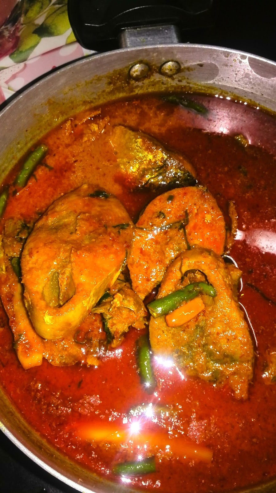 namakucella: GULAI IKAN TONGKOL NASI DAGANG