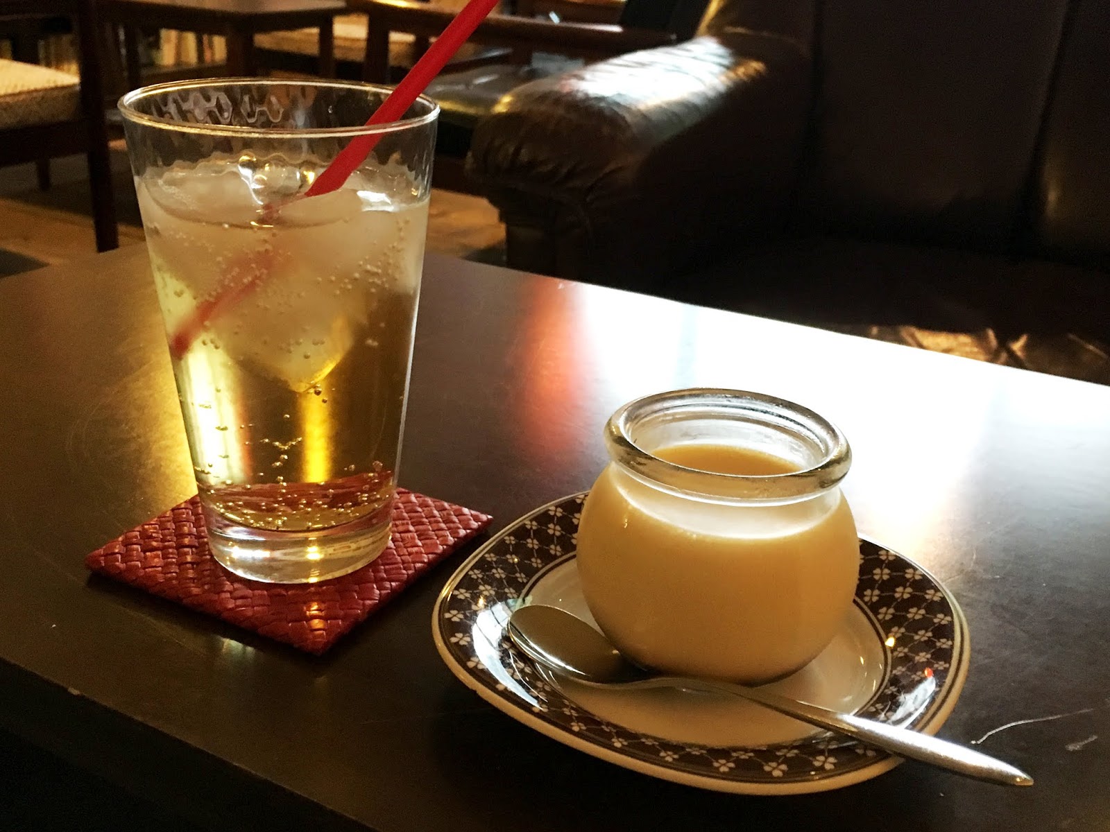 群馬県高崎市にあるギャラリーやライブスペースも催される隠れ家カフェ『SLOW TIME cafe』のちょっと大きいプリン