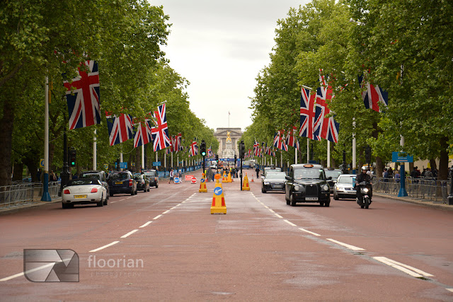 reprezentacyjna droga The Mall – łącząca Trafalgar Square z Pałacem Buckingham