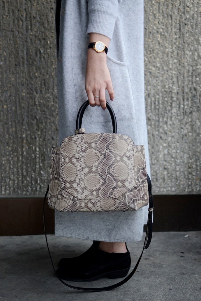 #ThankstoYou Vancouver blogger Aritzia Babaton Silvano cardigan coat and snake print Auxilary Bega handbag