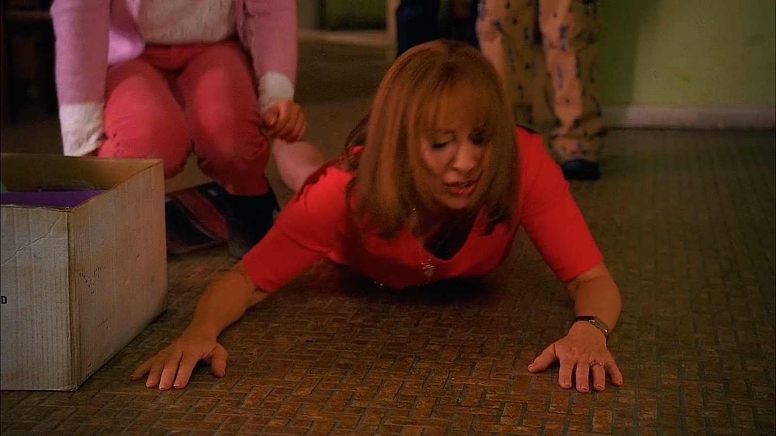 Patricia Heaton - The Middle S07Ep10 leggy, top of tights.