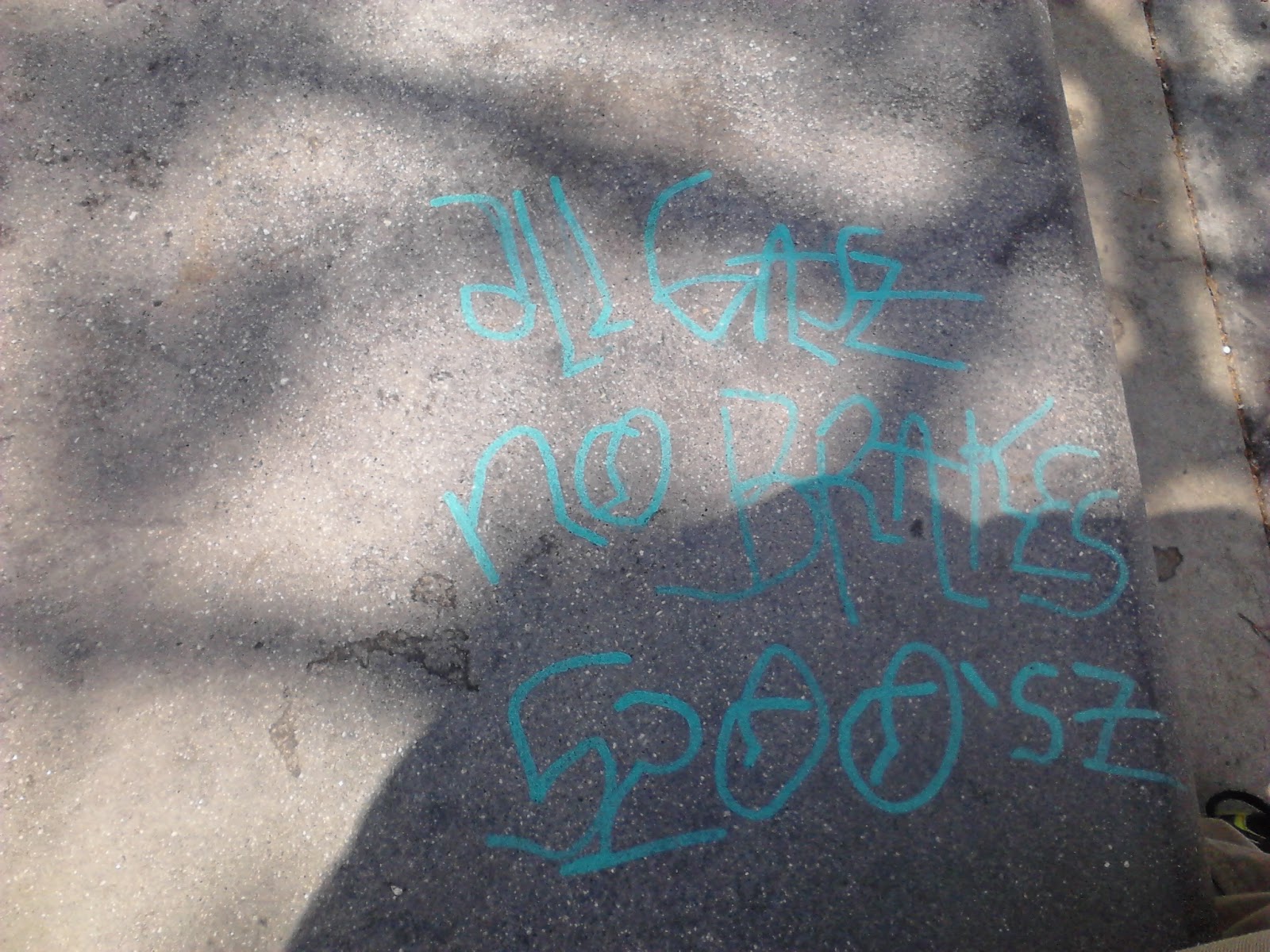 crip gangs graffiti hoover gangster crip ( 52 street )