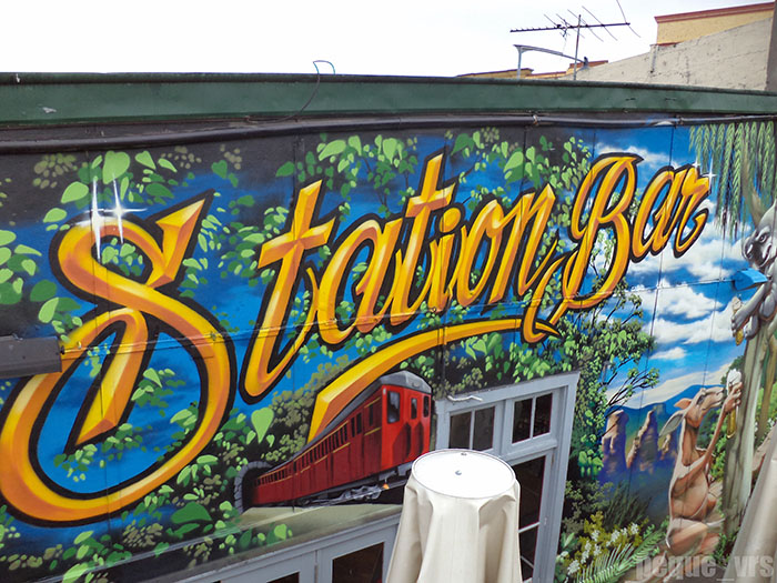 Peque_vrs STATION BAR, Katoomba N.S.W. Australia2012.