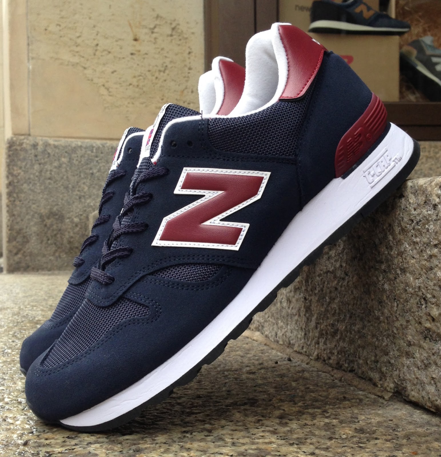 New Balance 670