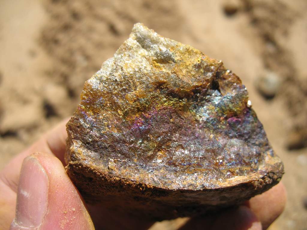 золото полезное ископаемое. пирит золотая жила. круговорот золота в природе. круговорот золота в природе большой. минерал самородок кварц.