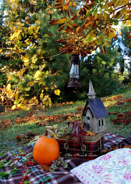 Aiken House & Gardens: An Autumn Picnic
