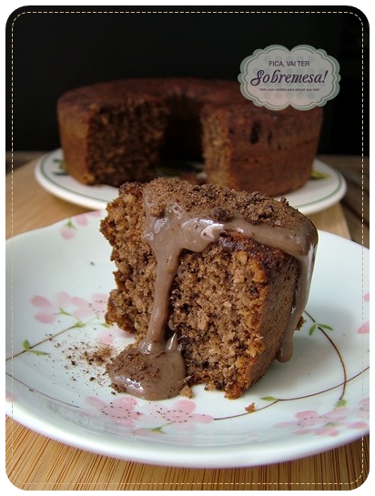 Bolo de Ovomaltine com cobertura de brigadeiro