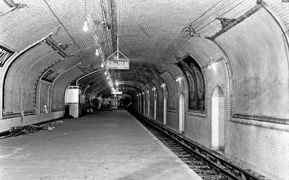 06-Abandoned-Station-1-Nathalie-Kosciusko-Morizet-Manal-Rachdi-Nicolas Laisné-NKM-Paris-Ghost-Metro-www-designstack-co